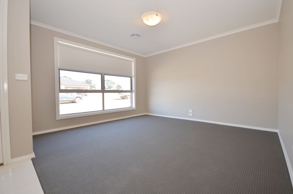 10 Duchess Drive, DELACOMBE, VIC 3356