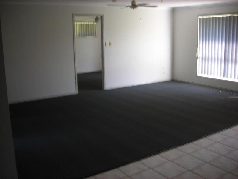 27 Meadow Drive, DUNDOWRAN, QLD 4655