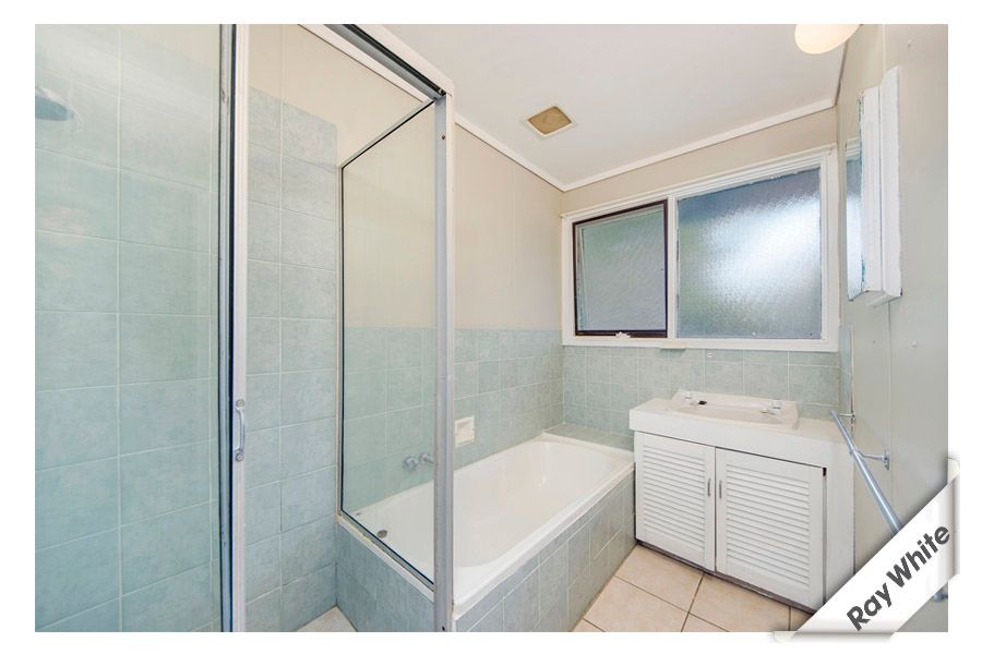 12 Geeves Court, CHARNWOOD, ACT 2615