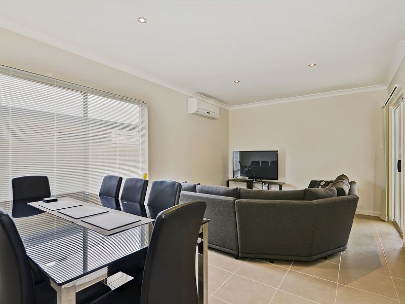 16 Manhattan Crescent, NORTH LAKES, QLD 4509