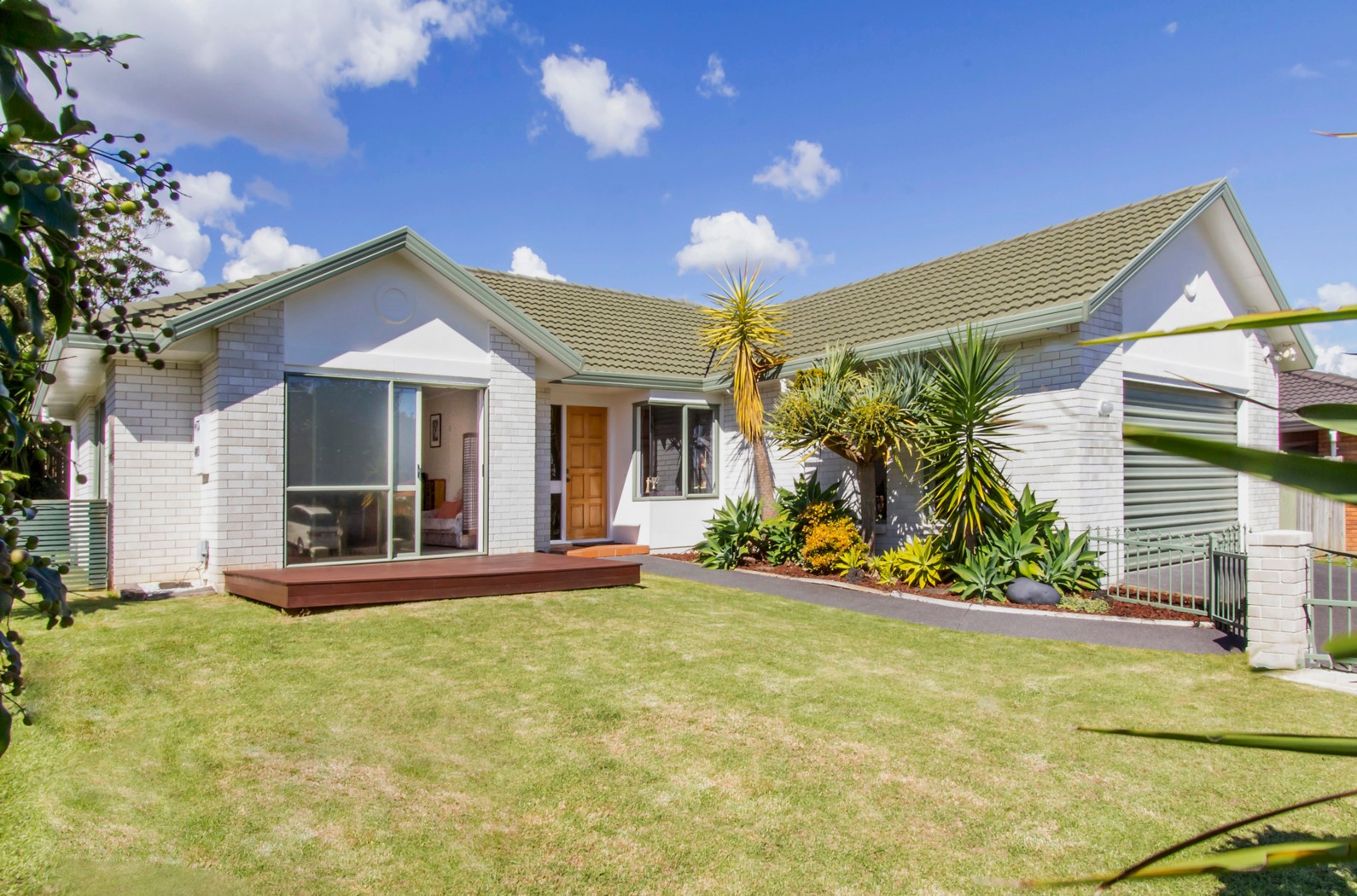 6 Jan Higgins Place, GOLFLANDS, Manukau City