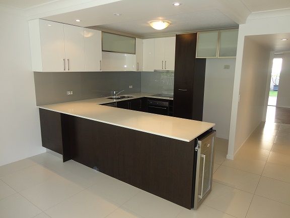 156 Surf Parade, BROADBEACH, QLD 4218
