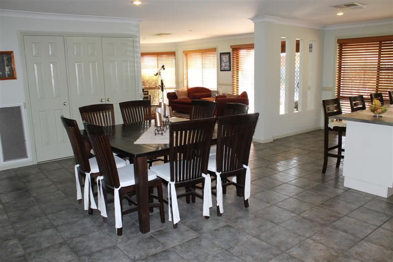 14 Lancaster Park Place, DUBBO, NSW 2830