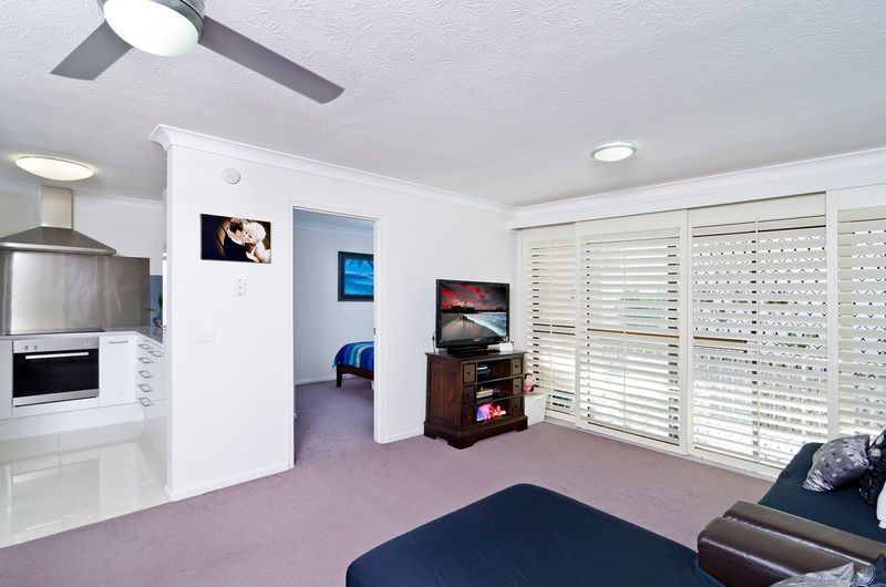 19 Fifteenth Avenue, PALM BEACH QLD 4221