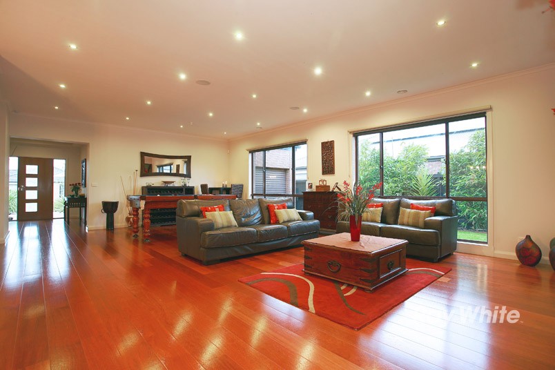 9 Aspendale Place, LYNDHURST, VIC 3975