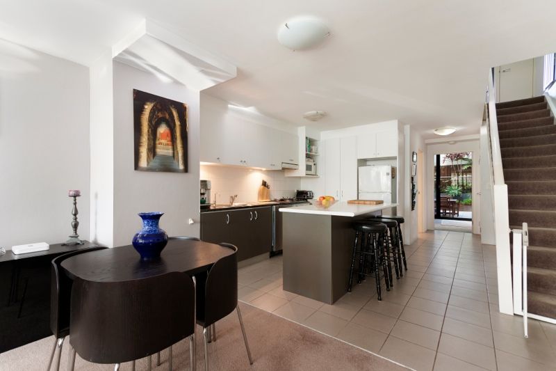 ERSKINEVILLE, NSW 2043