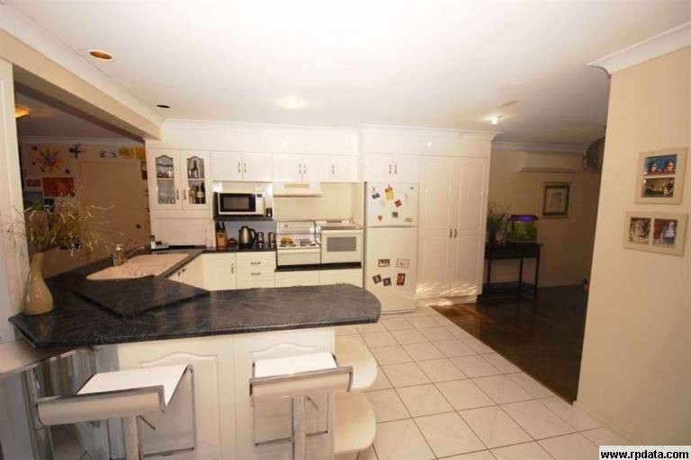3a School Street, YEPPOON, QLD 4703