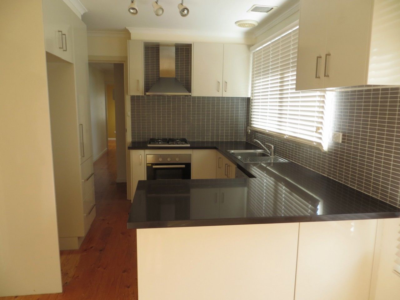 4/644 Huntingdale Road, MOUNT WAVERLEY, VIC 3149