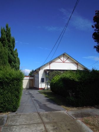 2 Simpson Street, NOBLE PARK, VIC 3174
