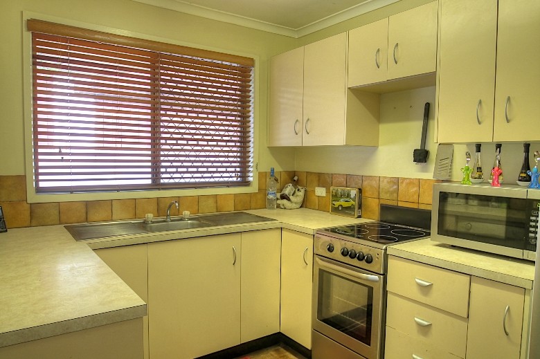 46 GLENELG Drive, BRASSALL, QLD 4305