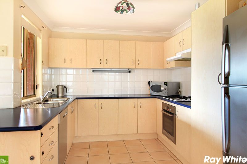 4 Molongo Street, ALBION PARK, NSW 2527