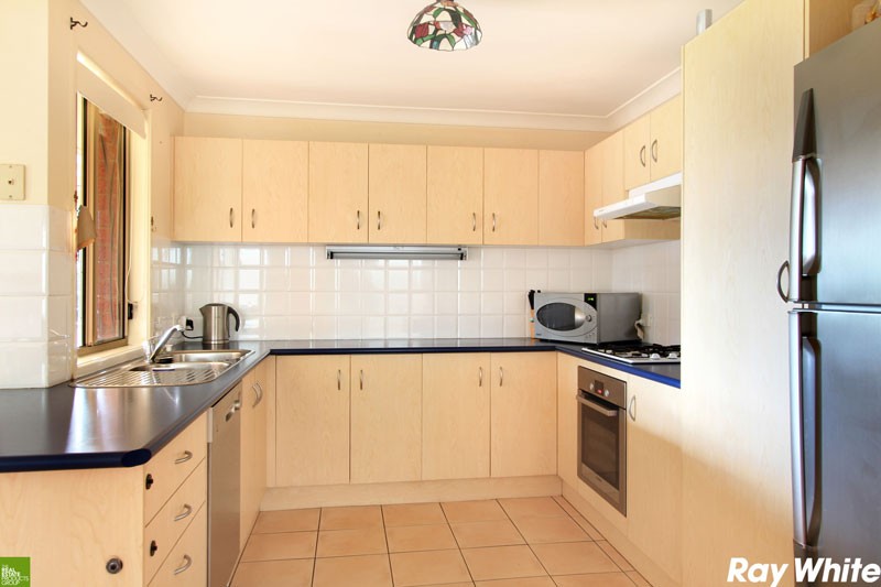 4 Molongo Street, ALBION PARK, NSW 2527