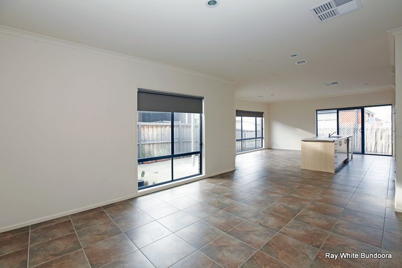 17 Ballanoma Green, EPPING, VIC 3076