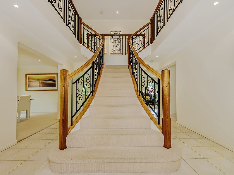 27 Crestwood Drive, MOLENDINAR, QLD 4214