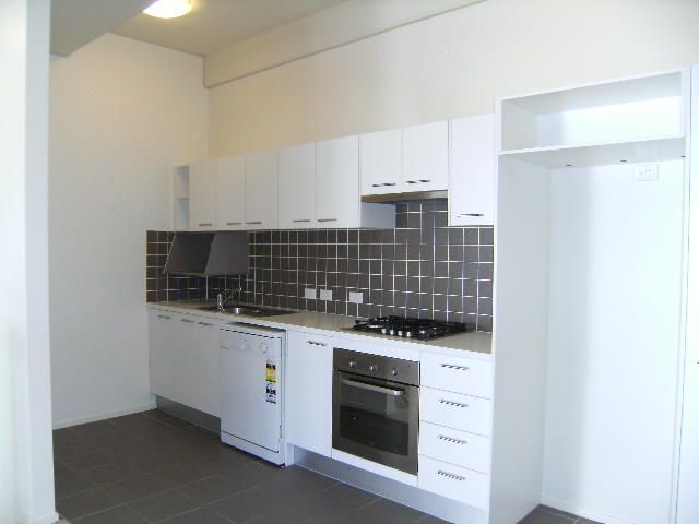 111 LINDFIELD Road, HELENSVALE QLD 4212