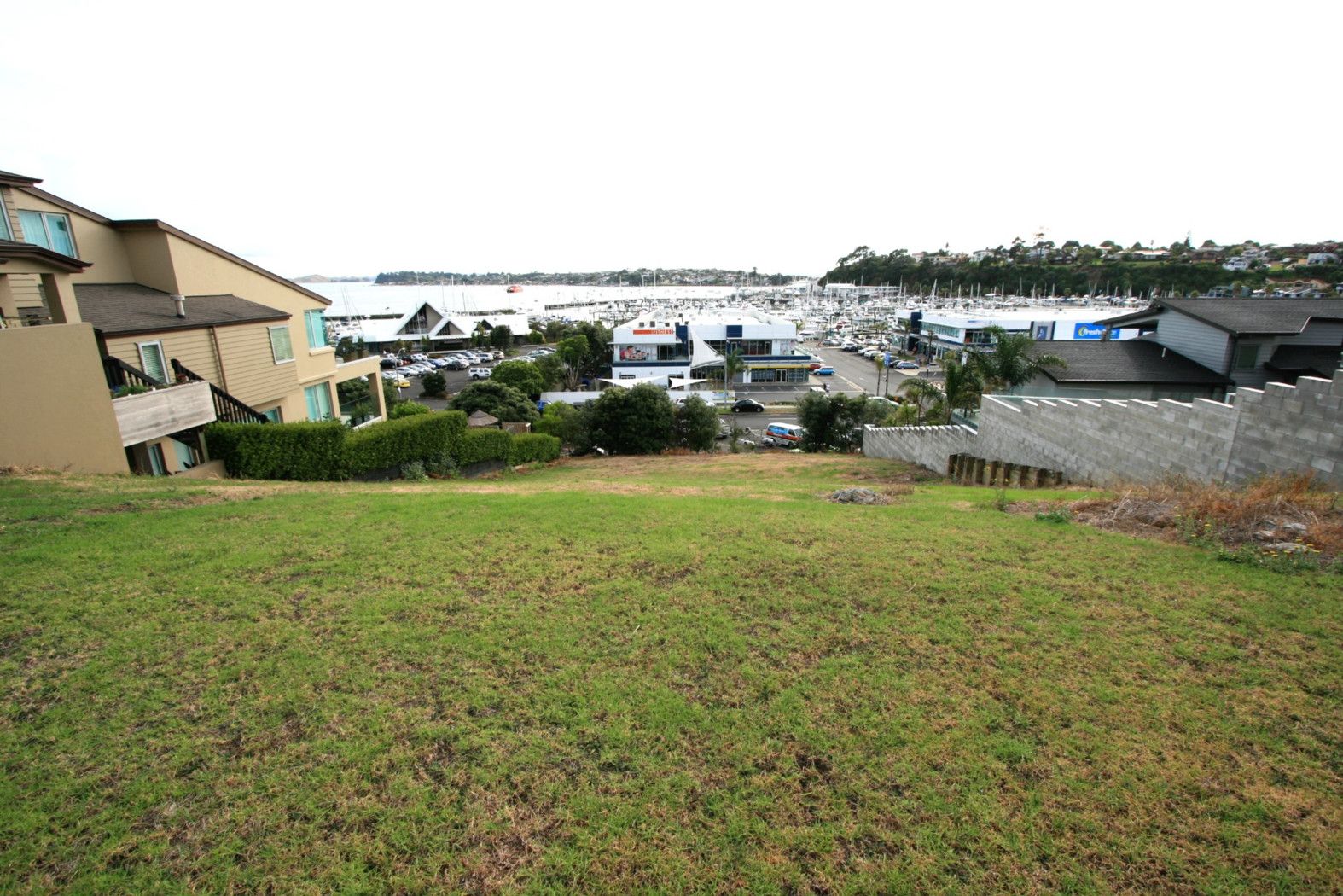 70 Compass Point Way, HALF MOON BAY, Manukau City