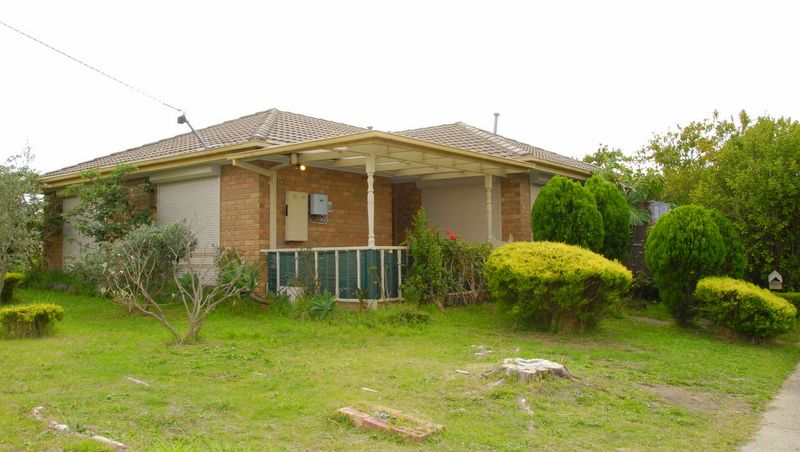 17 Lauren Drive, HAMPTON PARK VIC 3976