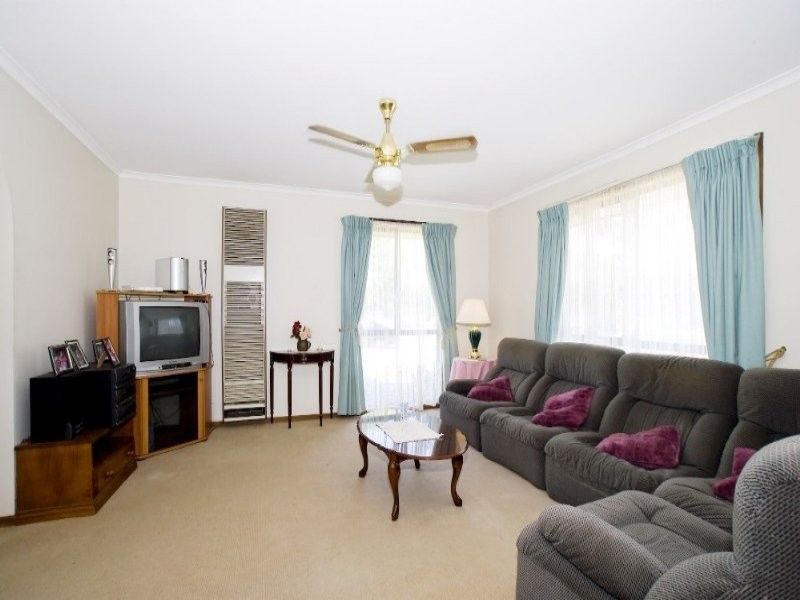 237 Dandelion Drive, ROWVILLE, VIC 3178