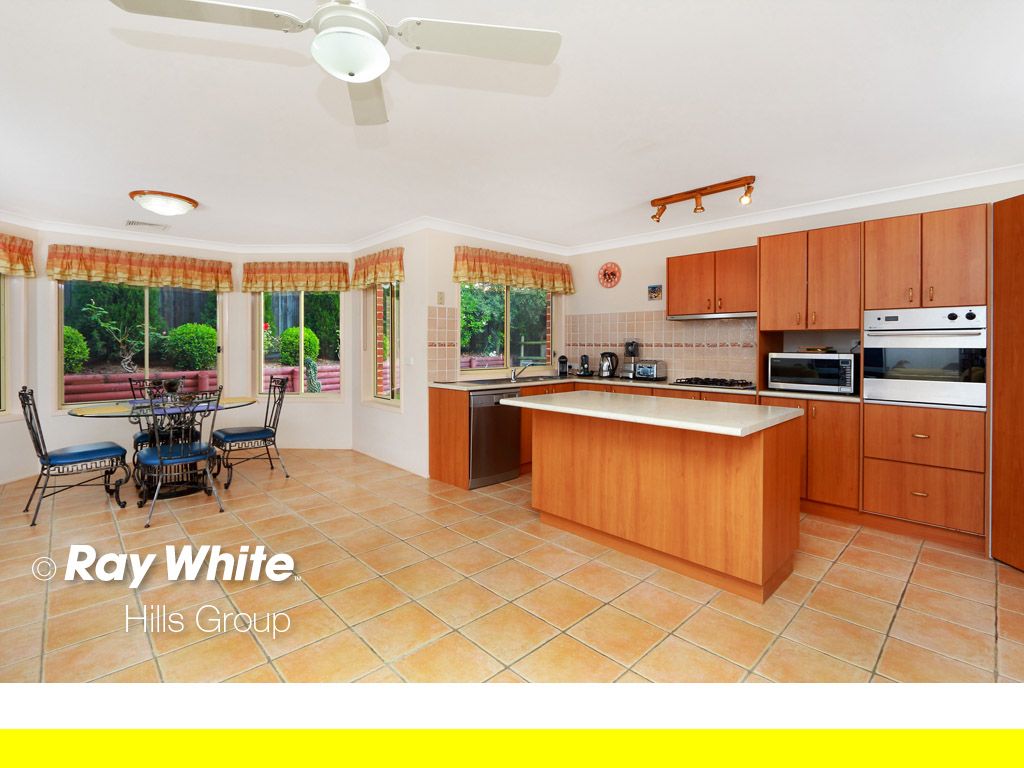 4 Balfour Avenue, BEAUMONT HILLS, NSW 2155