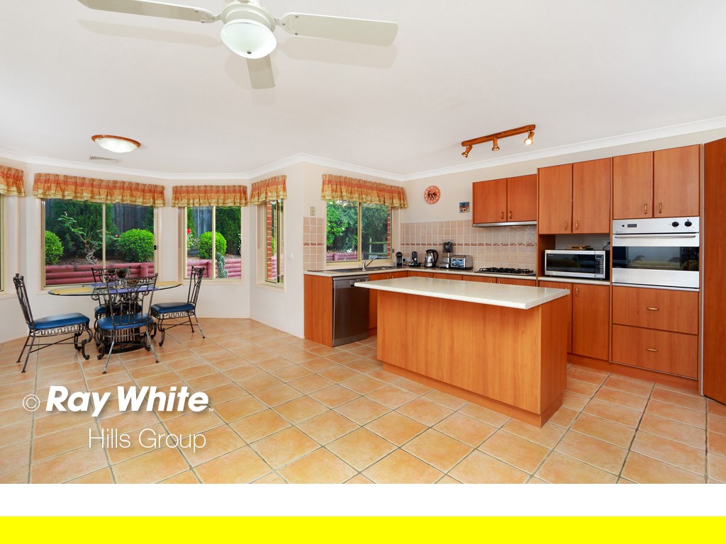 4 Balfour Avenue, BEAUMONT HILLS, NSW 2155