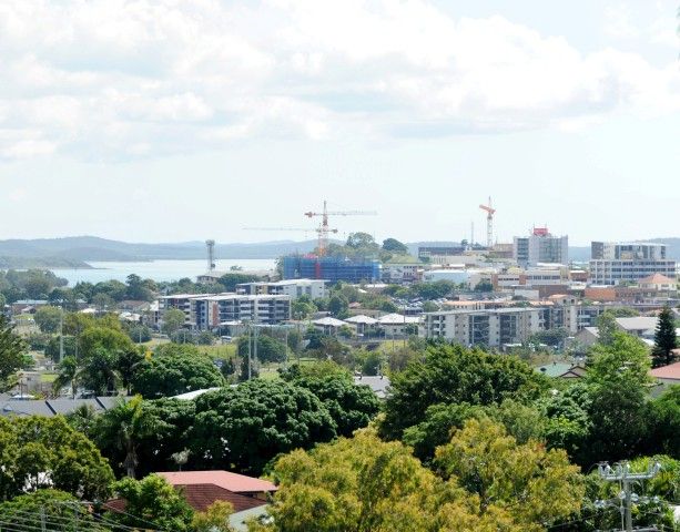 2 Hill Crescent, WEST GLADSTONE, QLD 4680