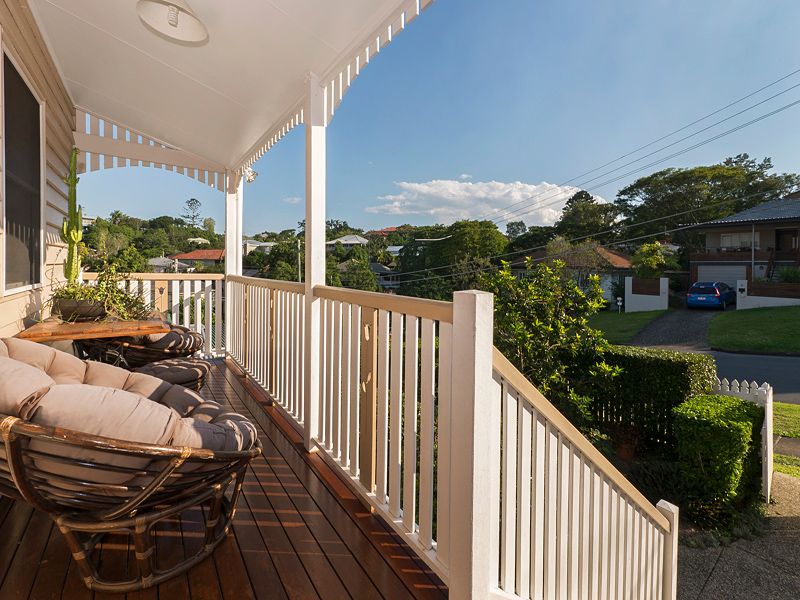 10 Bullard Street, GREENSLOPES, QLD 4120