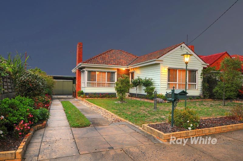 33 Parsons Avenue, SPRINGVALE VIC 3171