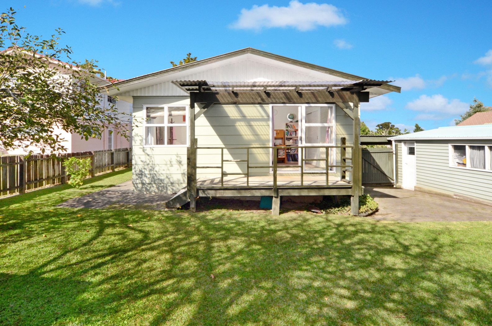19 Camrose Place, GLENFIELD, North Shore City