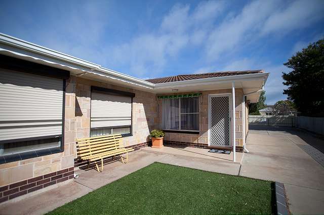 2 Sunnyside Grove, SEMAPHORE PARK SA 5019