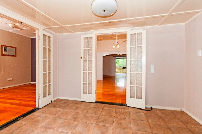 161 Pine Mountain Road, BRASSALL, QLD 4305