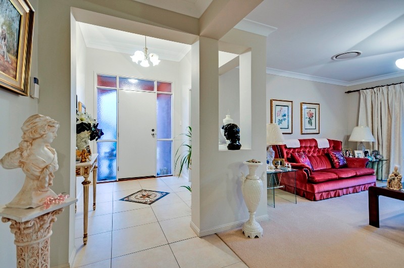 9 McAuley Crescent, AUGUSTINE HEIGHTS, QLD 4300