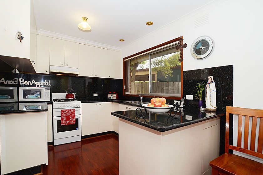 39 Konrads Crescent, MILL PARK, VIC 3082