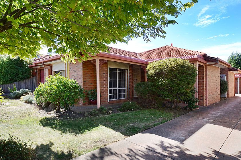 30 Bradley Drive, MILL PARK VIC 3082