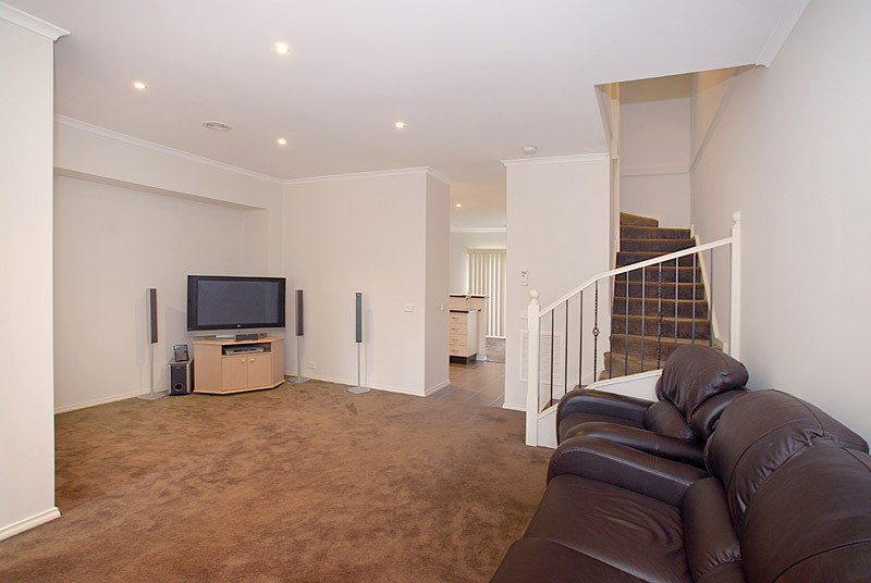 9 Houghton Drive, FERNTREE GULLY, VIC 3156