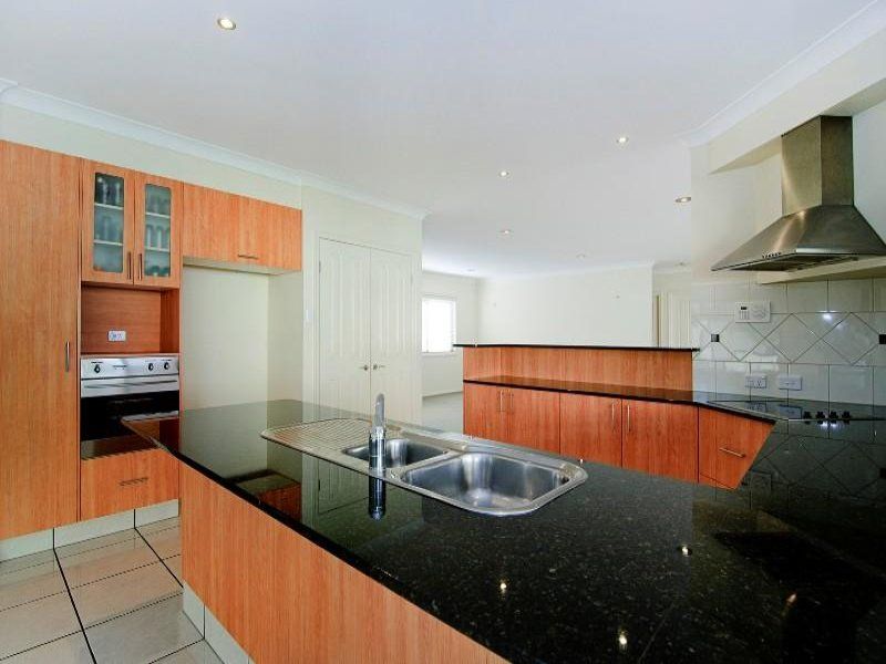 536 Oyster Cove Promenade, HELENSVALE, QLD 4212