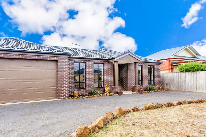 15 Kintyre Court, BANNOCKBURN, VIC 3331