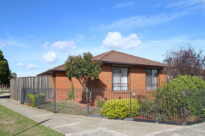 121 Centenary Drive, MILL PARK VIC 3082