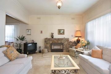 8 Longview Avenue, BENTLEIGH EAST, VIC 3165
