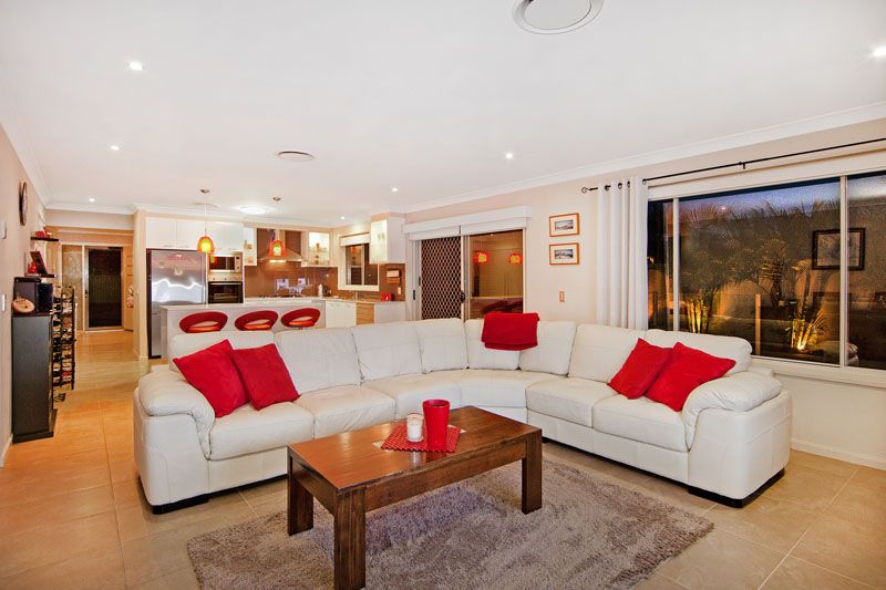 2 Woodstork Close, TUMBI UMBI NSW 2261
