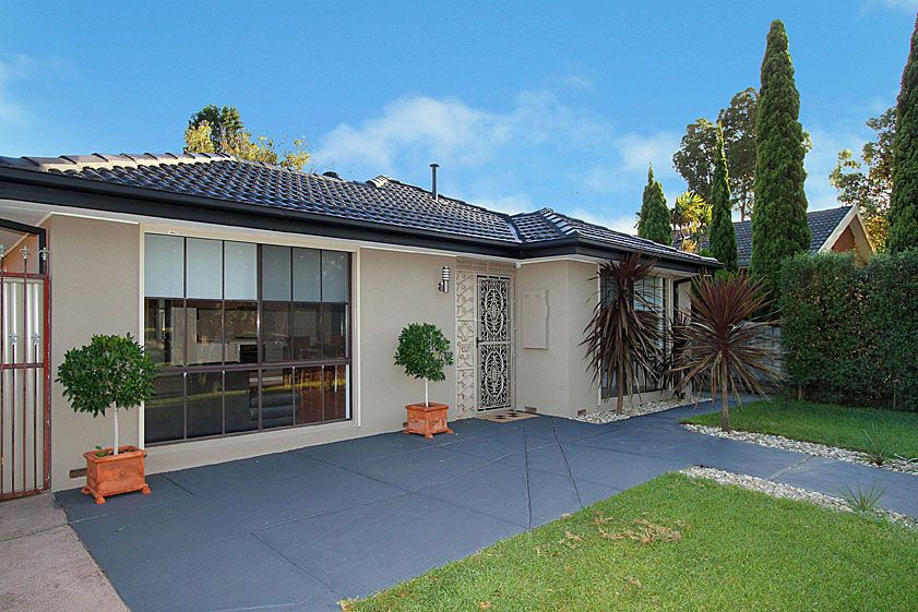 25 Hinkler Drive, MILL PARK VIC 3082