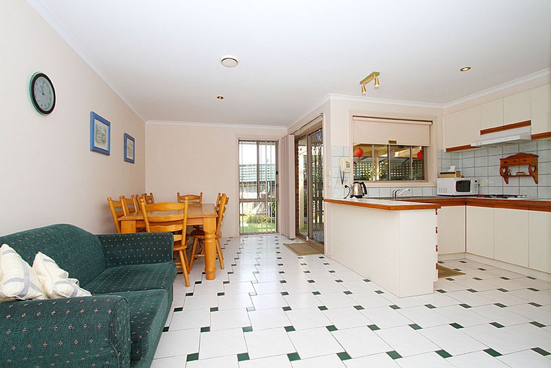 2/7 Bradley Drive, MILL PARK, VIC 3082