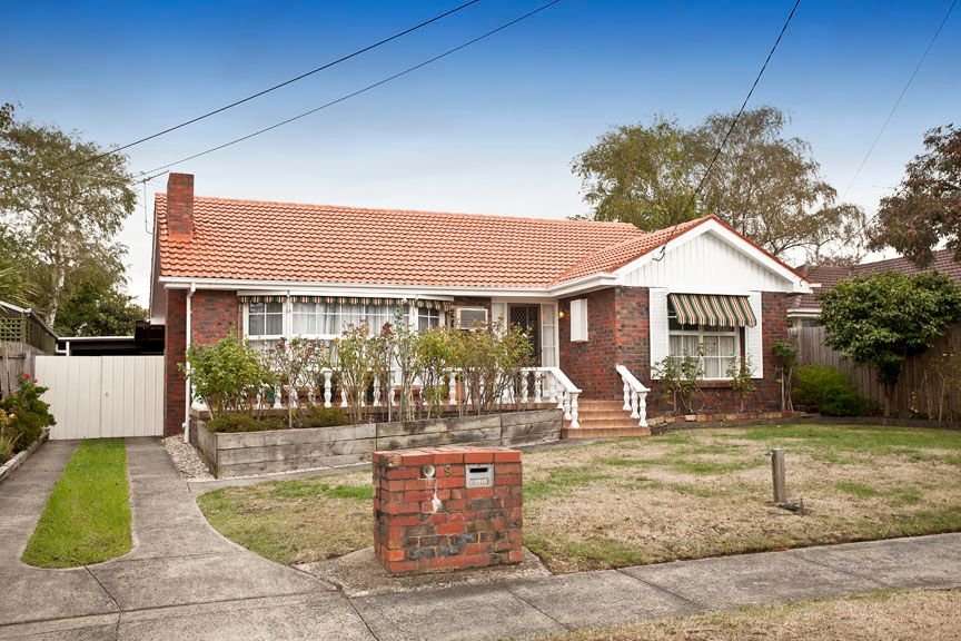 9 Crocus Crescent, GLEN WAVERLEY VIC 3150