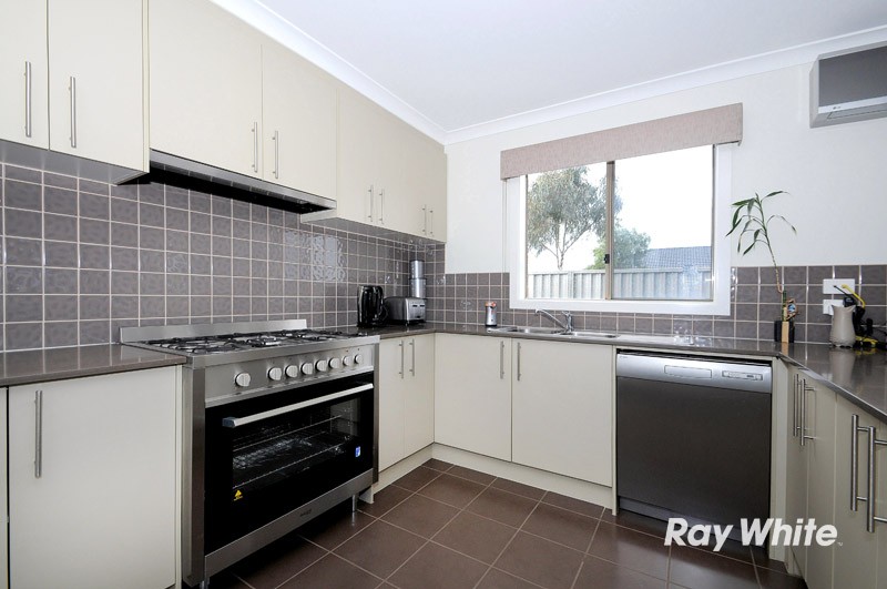 41 Statesman Circuit, CRANBOURNE EAST, VIC 3977