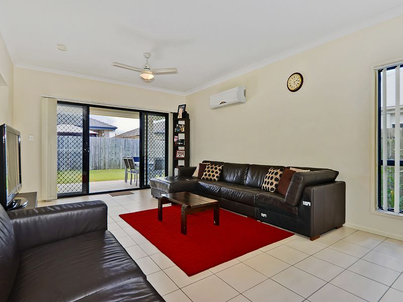19 Staghorn Parade, NORTH LAKES, QLD 4509