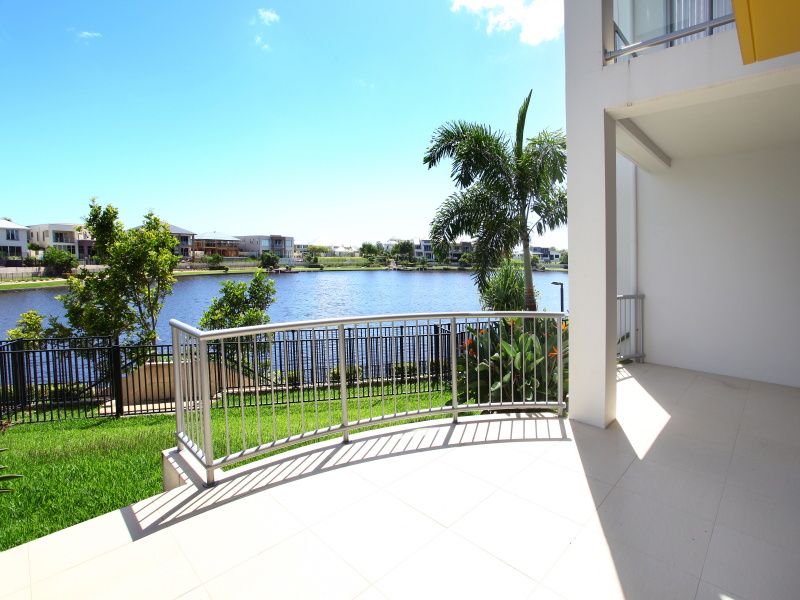 5021 Emerald Island Drive, CARRARA QLD 4211