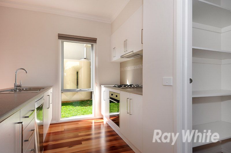 1/23 Stamford Crescent, ROWVILLE, VIC 3178