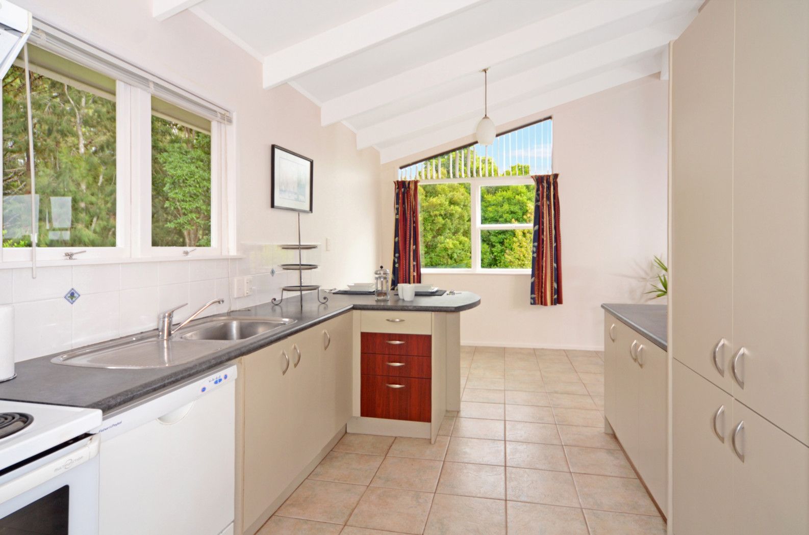 6a Mulberry Place, GLENFIELD, North Shore City