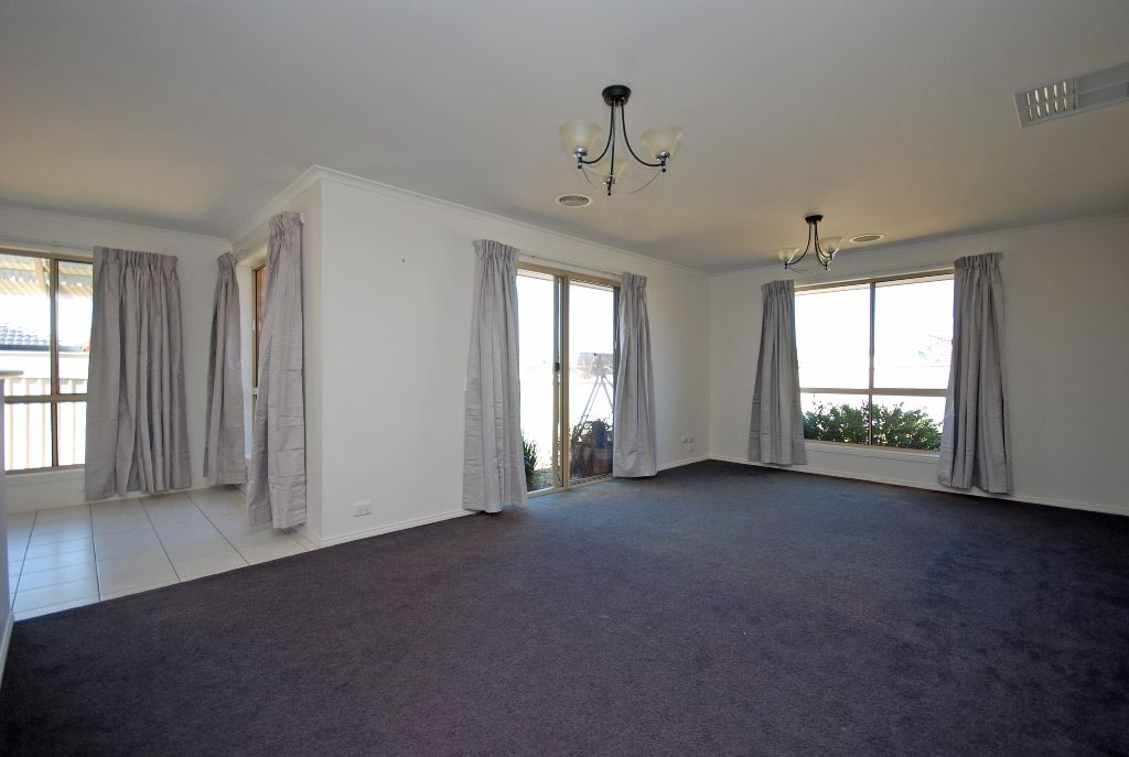 3 Blandford Street, CANADIAN, VIC 3350