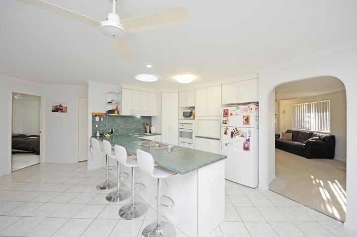 90 Dixon Drive, TELINA, QLD 4680