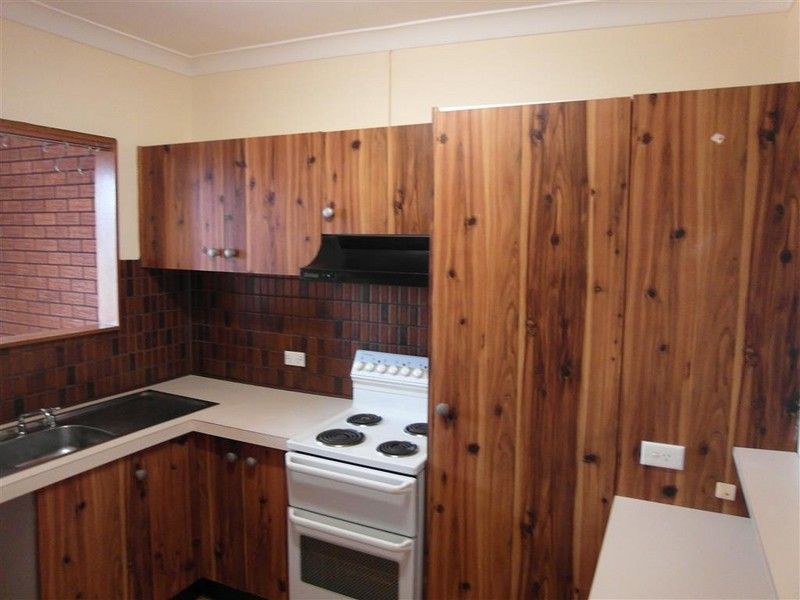 1/2 Tharkinna Avenue, KIAMA, NSW 2533